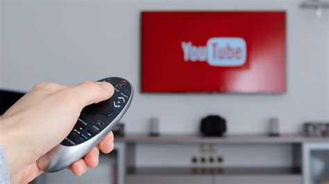Can live YouTube videos see who is watching?