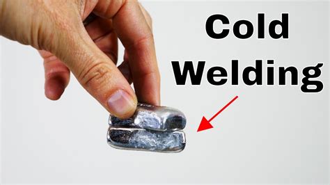 Can metal withstand cold?