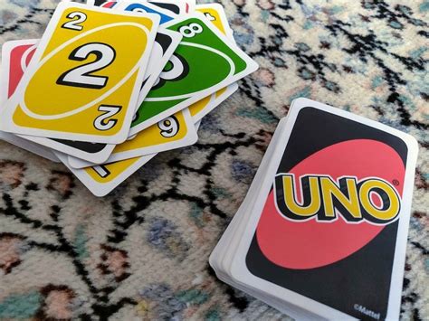 Can more than 10 people play Uno?