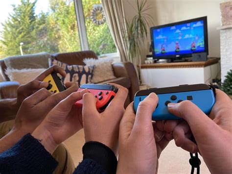Can my kids share Switch games?