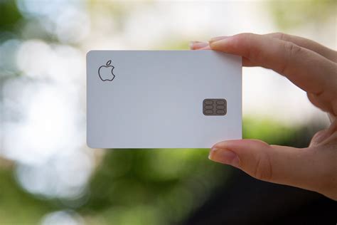 Can my wife use my Apple Card on her phone?