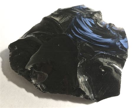 Can obsidian break like glass?