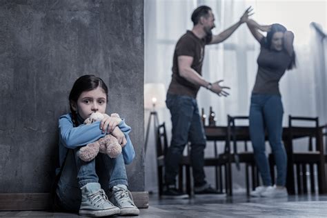 Can parents divorce cause trauma in adults?