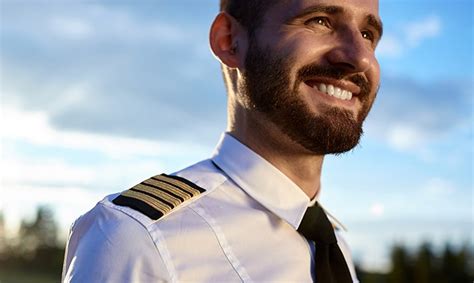 Can pilots have beards?