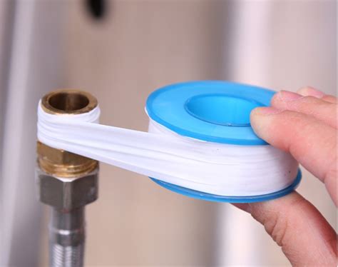 Can plumbers tape stop a leak?