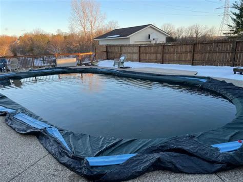 Can pool water seep through pool cover?