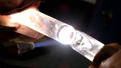 Can quartz crystal be melted?