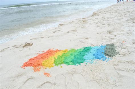 Can sand be any color?