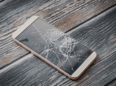 Can sand damage your phone?