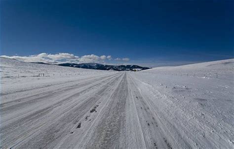 Can sand melt ice?