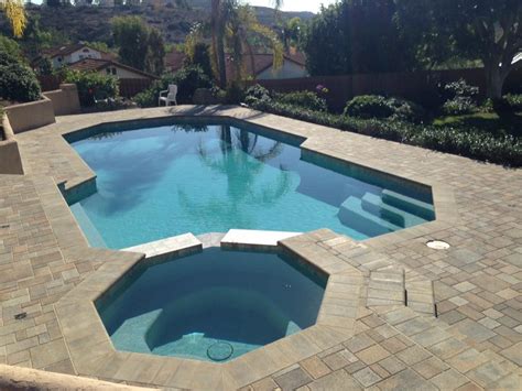 Can sandstone be used in pool?