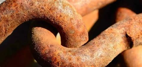 Can sweat make iron rust?