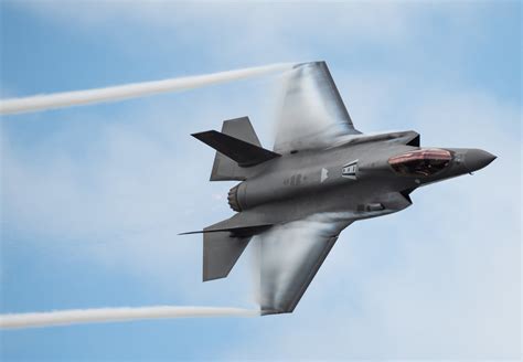 Can the F-35 go supersonic?