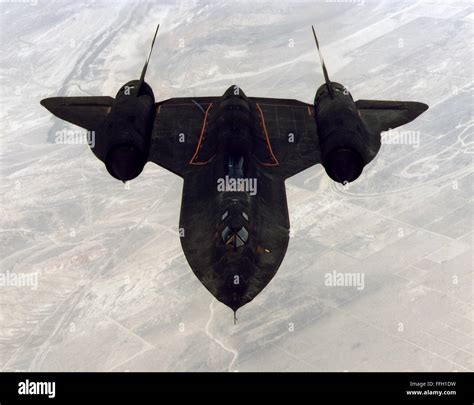 Can the SR-71 fly 100000 ft?