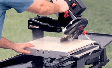 Can tile be cut with a regular saw?