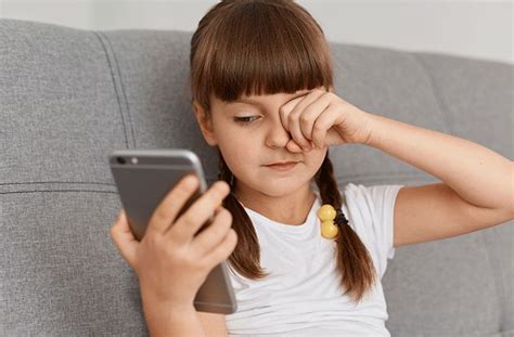 Can too much screen time blur your vision?