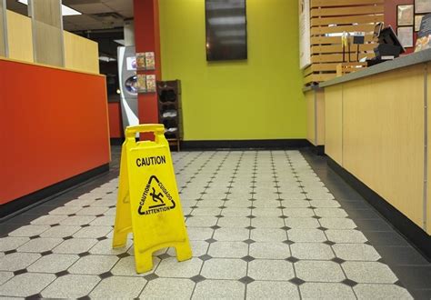 Can vinyl flooring cause slips and trips?