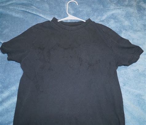 Can water stain a shirt?