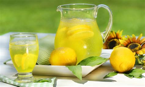 Can we drink lemon juice with sugar daily?