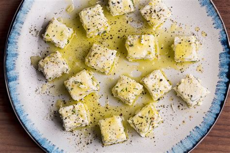 Can we eat cheese and paneer together?