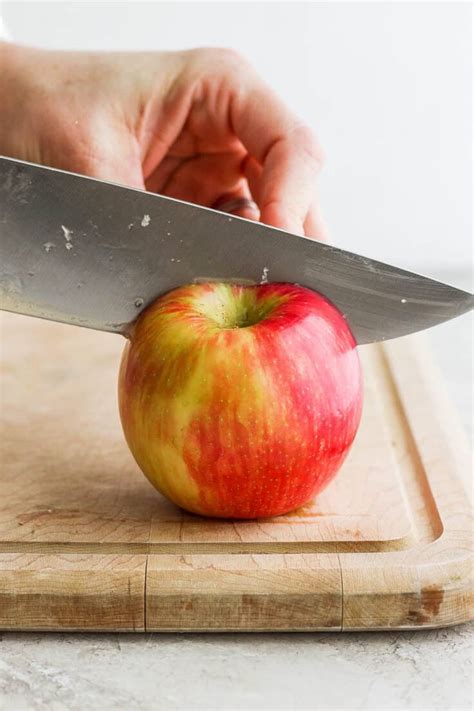 Can we eat cut apple after few hours?