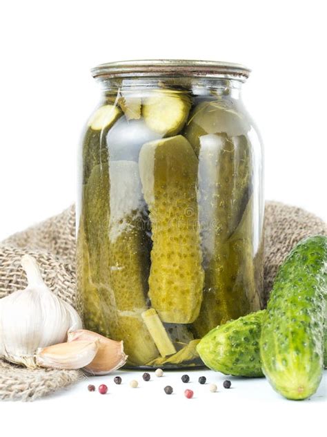 Can we put pickle in glass jar?