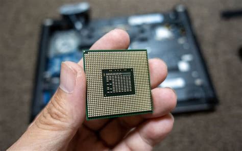 Can we use mobile CPU in laptop?