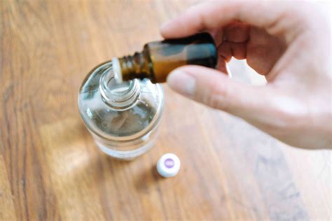 Can you add fragrance oil to vinegar?