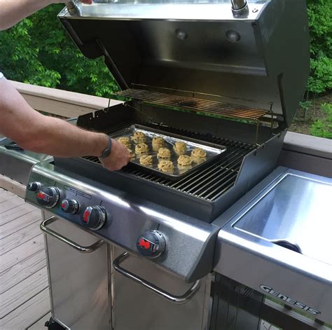 Can you bake cookies on a gas grill?