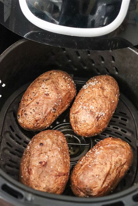 Can you bake potatoes at 200 degrees?