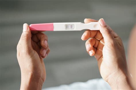 Can you be 4 weeks pregnant and test negative?