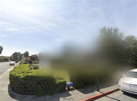 Can you blur your property on Google Earth?