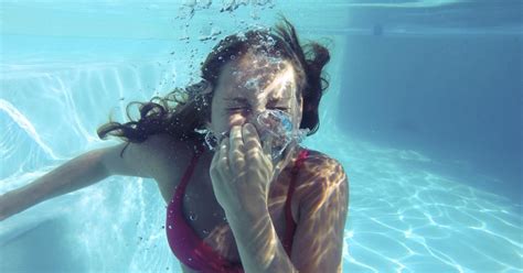 Can you breathe underwater in a space suit?