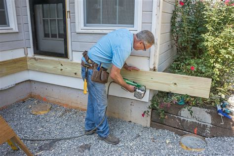 Can you build a deck without attaching it to the house?