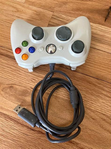 Can you charge Xbox 360 controller with micro USB?