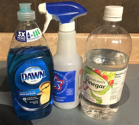 Can you clean a bathroom with vinegar?