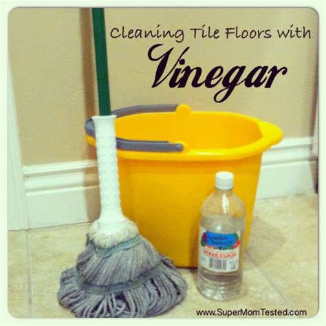 Can you clean kitchen tiles with vinegar?