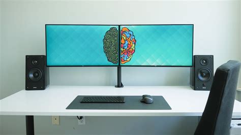 Can you combine 2 monitors together?