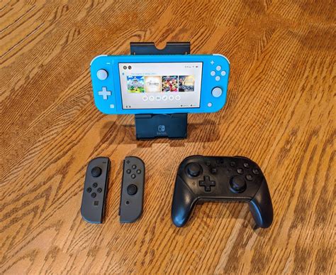 Can you connect 4 Joy-Cons to a Switch?