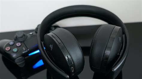 Can you connect Apple headset to PS4?