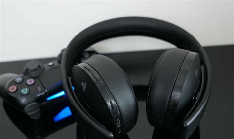 Can you connect wireless headphones to PS4?