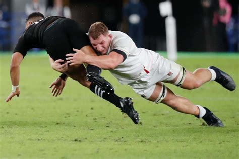 Can you dive tackle rugby?