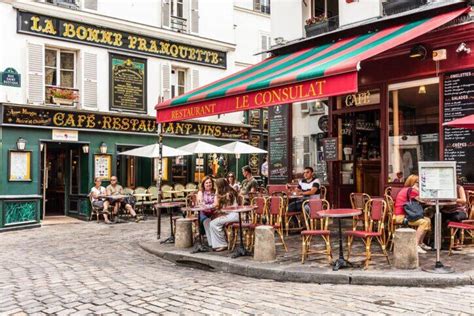 Can you drink on street in Paris?