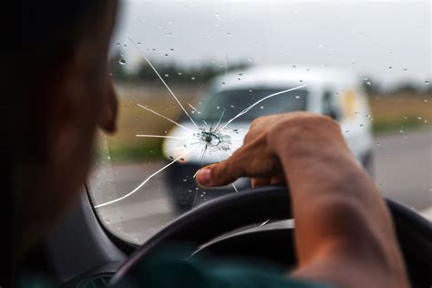 Can you drive with a cracked frame?