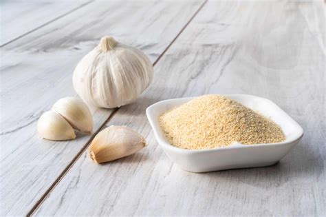 Can you dry garlic at home?