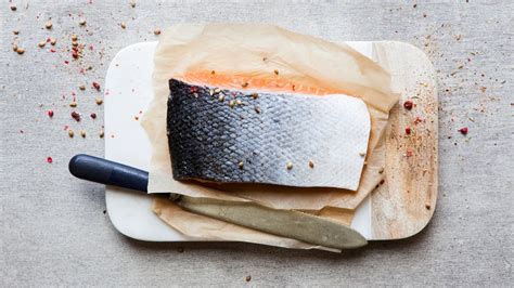 Can you eat fish without skinning it?