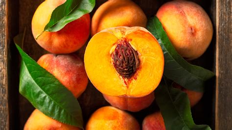 Can you eat fuzzy peach skin?