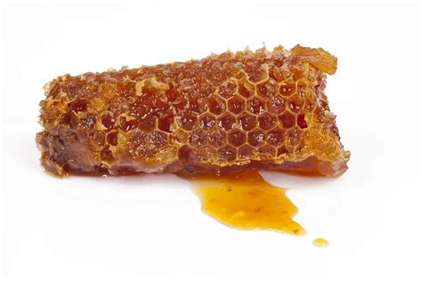 Can you eat honey straight from the comb?