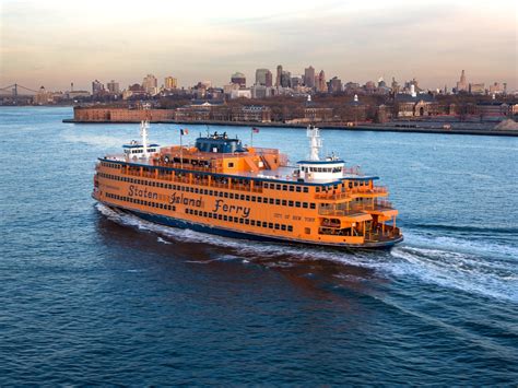 Can you eat on the ferry NYC?