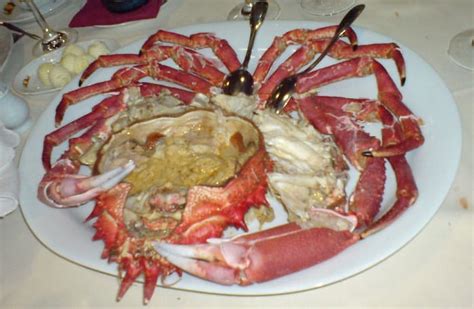 Can you eat raw crab?